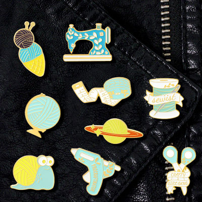 Creative Trendy Cartoon Cute Animal Yarn Tools Oil Drop Brooch Pin Denim Bag Gift Men Women Fashion Jewelry Clothes Decoration