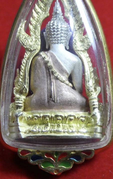 พระพุทธชินราช-รุ่นมหาลาภ-เนื้อเงินชุบสามกษัตริย์แพนด้า-เลี่ยมขอบทองลงยาออล่า-พิธีใหญ่-ปี2540