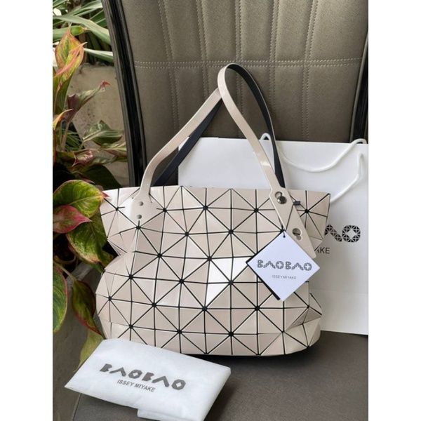 กระเป๋าสะพาย-bao-bao-issey-miyake-rock-matte