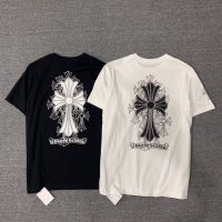 Chrome Hearts1✷ เสื้อยืดแขนสั้นผ้าฝ้ายพิมพ์ลายสันสกฤตคลาสสิกสำหรับฤดูร้อนสำหรับผู้ชายและผู้หญิง