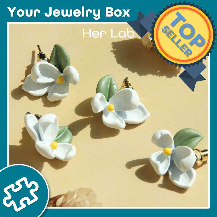 Her Lab Jewelry Cute and lightweight ladies' small white flower