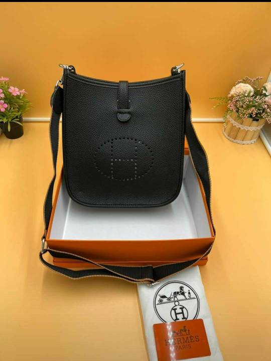 กระเป๋าสะพายงานใหม่ล่าสุดดีที่สุดไซส์-10-นิ้ว-กระเป๋าผู้หญิงงานสวยเป๊ะใส่ของได้เยอะงานสวยหนังดีมากรับ