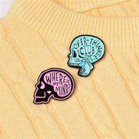 2Pcs/Lot Cartoon skull letter Brooch color brain clothes collar bag packaging Jewelry Pin Badge Fashion Brooches Pins