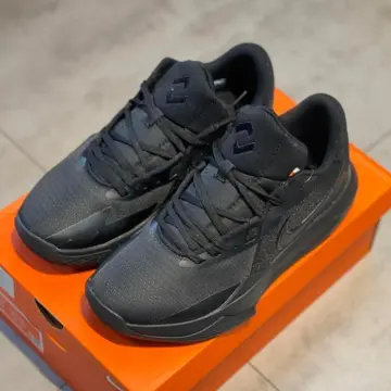 Triple black basketball clearance shoes