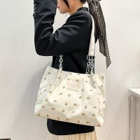 [COD] women 2022 summer new Korean version of ins trendy personality flowers all-match casual large-capacity foreign style shoulder bag