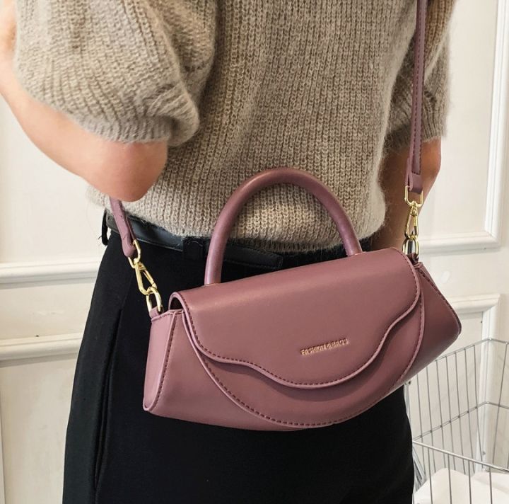 high-quality-female-small-bag-in-the-summer-of-2022-the-new-tide-fashion-joker-inclined-shoulder-bag-ins-hand-the-bill-of-lading-shoulder-little-bread