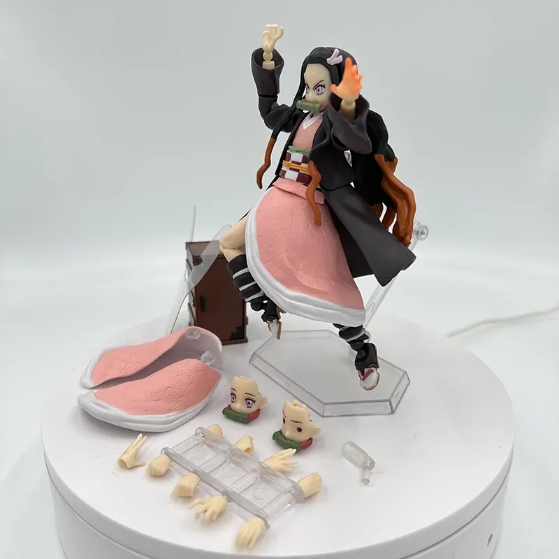 Kyojuro Rengoku Demon Slayer Kimetsu no Yaiba Figma 553 Max