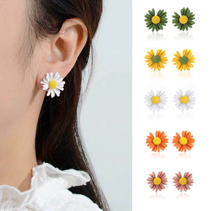 Flattering Earrings for Every Shape of Face – Joslin's Jewelry