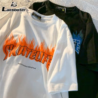 Lansboter เสื้อแขนสั้นพิมพ์ลายเปลวไฟตัวอักษรเข้มบนถนนฮาราจูกุ Ins เสื้อชายและนักเรียนผู้หญิง