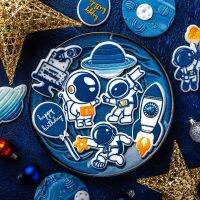 ELEGANT Cartoon Spaceman Fondant Biscuit Mold Rocket Planet Astronaut Acrylic Embossed Press Stamp Home DIY Cake Decoration Baking Tools