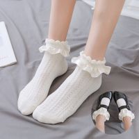 【LZ】❈☇  2 pares de renda branca plissado jk meias femininas lolita doce menina soild cor meia curta primavera outono meio tubo algodão sokken feminino sox