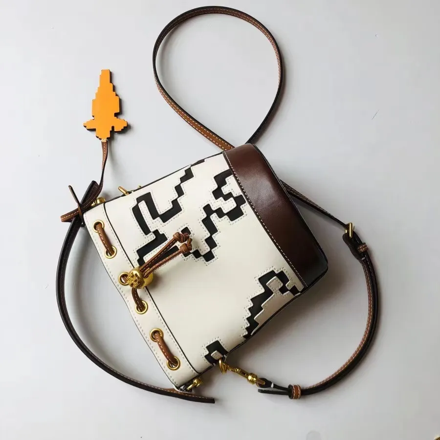 2023 new Tory Burch Mini Pixel Rabbit Pattern Bucket Bag Tote