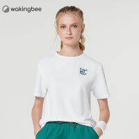 Wakingbee Club Tee (White) เสื้อยืด แขนสั้น ทรงสวย ดีเทลปักที่อก ผ้ากันยูวี แห้งไว ใส่ออกกำลังกาย วิ่ง ฟิตเนส