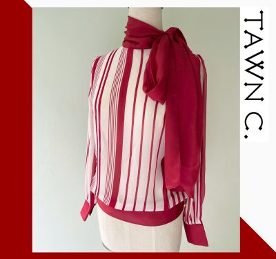 TAWN C. - Italian Red Silk Chiffon Olivia Blouse เสื้อผ้าไหมชีฟองลายแดงแต่งโบว์ผูกรอบคอ