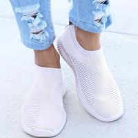 Women Vulcanized Shoes High Quality 2022 New Women Sneakers Slip On Flats Shoes Women Loafers Plus Size 43 Walking Flat