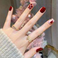 Sweetheart Grid Red New Years Wear Manicure เล็บปลอมระเบิดสำเร็จรูป