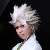 BLEACH Hitsugaya Toushiriu วิกผมสั้นสีขาวเงินปุยใยไฟเบอร์ทนความร้อนวิกผมปลอมวิกผมคอสเพลย์ + ตาข่ายคลุมผมสำหรับใส่วิก