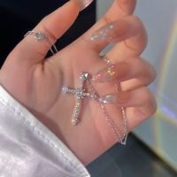 【YF】 Colar Pingente Cruz de Cristal para Mulheres Corrente Doce Brilhante Meninas Punk Fashion Acessórios Jóias