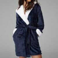 Women Fleece Bathrobe Lightweight Soft Plush Long Flannel Sleepwear Fleece Hooded Bathrobe Plush Long Robe Peignoir Femme