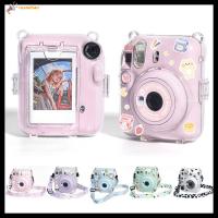 RUANEHAN คริสตัลคริสตัลคริสตัล กระเป๋ากล้องสำเร็จรูป พร้อมสติกเกอร์น่ารัก เคสป้องกันรอย สำหรับ Fujifilm Instax Mini12 เคสป้องกันรอย ฝาครอบกล้อง