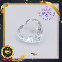 พลอยไวท์ควอตซ์ (Natural White Quartz) 16.78 ct. สีขาวใส รูปร่างหัวใจ ภายในเนื้อพลอยแทบไม่มีตำหนิ ประกายและการเล่นไฟ การันตีพลอยแท้ 100%