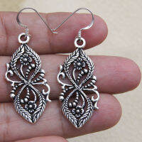 Thai design earrings 925 sterling silver สวยเด่น สดุดตา ลวดลายไทย น่ารักทำจากมึอลวดลายไทยตำหูเงินสเตอรลิงซิลเวอรสวยของฝากที่มีคุณค่า