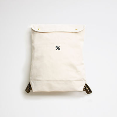 % Backpack S White กระเป๋าสะพายหลัง ออกแบบและเย็บด้วยมือจากประเทศญี่ปุ่น พร้อมช่องเก็บของภายใน