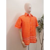 เสื้อเชิ้ตลายตะขอSสีส้มขอเล็กพร้อมส่งผ้าดีงานสวย เสื้อเชิ้ต(ไม่อัดกาว)ลายไทยสีส้มทรงผู้ชาย ลายไทยสีส้มทรงผู้หญิง