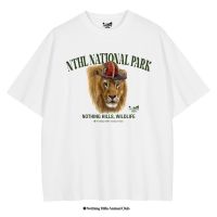 " The Lion " เสื้อยืดทรงหลวมOversize By Nothing Hills™