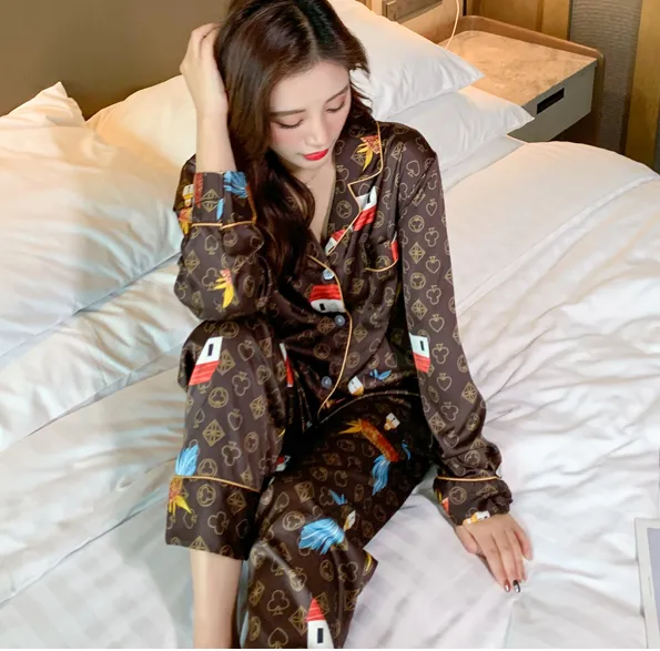 Autumn Women's pajamas set Poker Pattern Sleepwear Brown Color