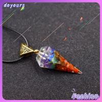 DOYOURS Amulet สร้อยคอจี้ลูกตุ้มเรกิ 7 Chakra orgonite คริสตัลรักษารักษา สร้อยคอหินหลากสี ของขวัญที่สร้างสรรค์ พีระมิดหกเหลี่ยม สร้อยคอจี้จักระพลังงาน