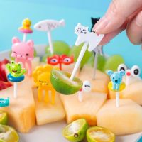 1 Set Fruit Fork Cute Cartoon Non-slip Reusable Plastic Snack Cake Dessert Fruit Pick Toothpick for Kids Salad Decoration