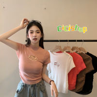 Cici(C1608)เสื้อ Crop สีพื้น แขนสั้น ดีเทลโชว์หน้าอกเล็กน้อย ใส่แล้วเข้ารูปสวยมาก