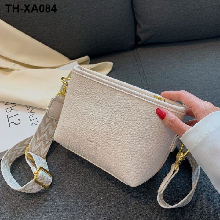 กระเป๋าผู้หญิง-2023-ใหม่กระเป๋าสี่เหลี่ยมเล็กสไตล์ต่างประเทศall-matchระเบิดสไตล์miniประณีตcommuter-broadbandกระเป๋าmessengerกระเป๋า