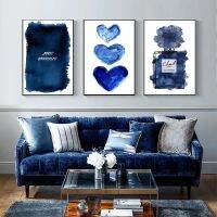 Nordic Blue Graffiti บทคัดย่อขวดน้ำหอมแฟชั่นโปสเตอร์ Modern Love ภาพวาดผ้าใบ Wall Art รูปภาพสำหรับตกแต่งห้องนั่งเล่น