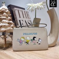 (แท้ ?%‼ from Factory) CF215 × PEANUTS CORNER ZIP WRISTLET WITH SNOOPY PRESENT MOTIF