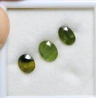 4.40 ct เขียวส่อง (Green Sapphire)// บุษราคัม(Yellow Sapphire)