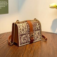 [COD] design chain womens bag 2022 new retro embroidery square high-end western style single shoulder Messenger