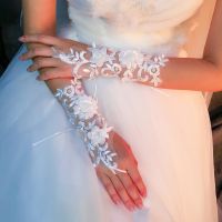 ✑☈ 1 Pair Ivory Bridal Gloves Elegant Short Paragraph Pearl Beaded Lace Glove Women Beautiful Wedding Party Accessories