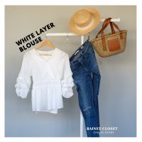 RAINEY CLOSET -  เสื้อคอวี แขนพอง เสื้อแขนขนมชั้น มีโบว์ผู้หน้าหรือหลัง ดีไซน์สุดเก๋ เสื้อขาว เสื้อแขนหนอนเสื้อผ้าแฟชั่น