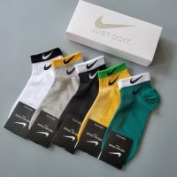 ถูกที่สุด!! Nk ถุงเท้ากีฬาแฟชั่น Unisex Sports Comfortable Socks（มี 5 คู่）