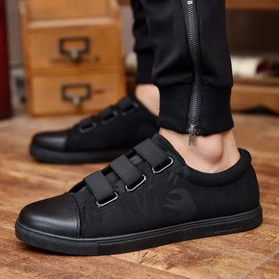 Mens Shoes Spring and Summer Breathable Canvas Shoes Mens Korean Light Fashion Sneakers Comfortable Black Slip-on Shoes