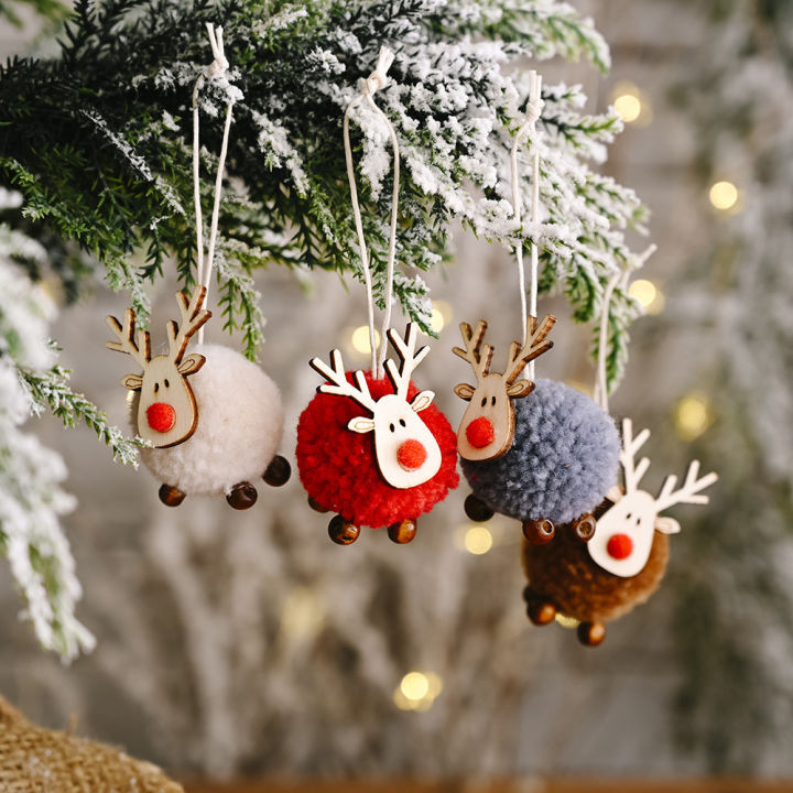 Phụ kiện treo Noel: Phụ kiện treo Noel đẹp và độc đáo để ý tưởng trang trí cây thông của bạn thêm phần thú vị. Hãy ngắm nhìn những hình ảnh bắt mắt của phụ kiện treo Noel và cho tình yêu Giáng sinh tràn đầy ngôi nhà của mình nhé!