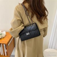 ♈▧ Fashion chain small square bag one shoulder Messenger beautiful retro texture rhombus for women