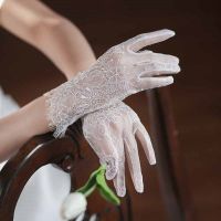 ❖ High Quality Wedding Gloves Short New Design 2023 Lace Wrist Tulle Gloves All Finger Womens Wedding Dress Party Accessories