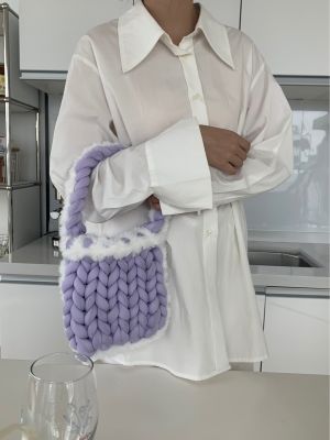 กระเป๋าผู้หญิงทอมือของร้าน ShenWin ได้รับการออกแบบในรูปแบบเฉพาะ