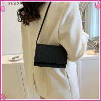 XUESHE ลายหินสักหลาด กระเป๋า Crossbody ไหล่เดียว สีทึบทึบ กระเป๋าแมสเซนเจอร์ ของใหม่ น้ำหนักเบามาก กระเป๋าสะพายไหล่สักหลาด สำหรับผู้หญิง