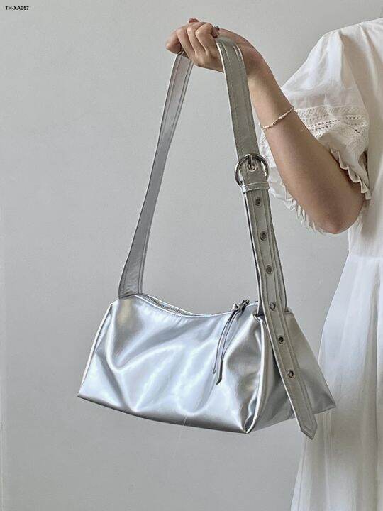 2023-niche-design-new-female-bag-silver-one-shoulder-leisure-senior-sense-of-texture-inclined