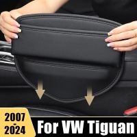 กล่องหลุมเก็บของเบาะรถทำจากหนังสำหรับ Volkswagen VW Tiguan MK2 2007-2019 2020 2021 2022 2023กระเป๋าเครื่องสำอางที่วางโทรศัพท์2024