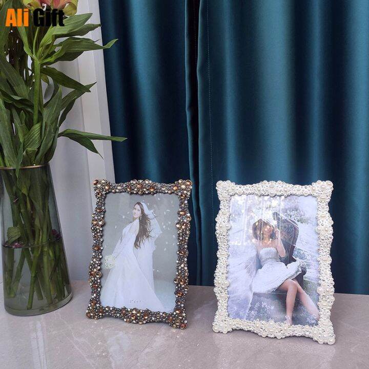 7-inch-metal-photo-frame-pearl-crystal-table-retro-european-style-wedding-photo-exquisite-luxurious-and-elegant-photo-studio